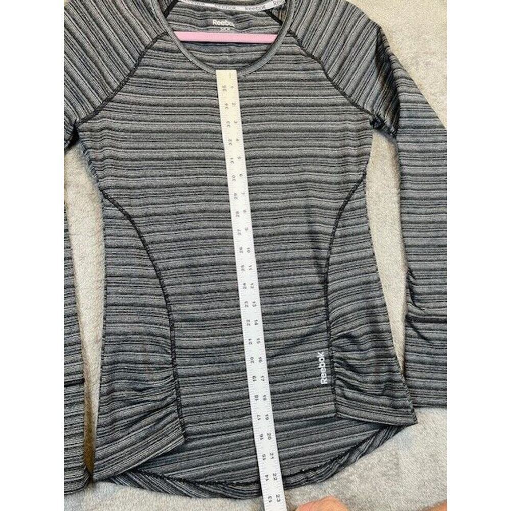 Reebok Women's Athletic Long Sleeve Grey/Black Athletic Shirt Pullover! Size S - Picture 3 of 8